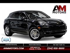 2017 Porsche Macan  2017 Porsche Macan