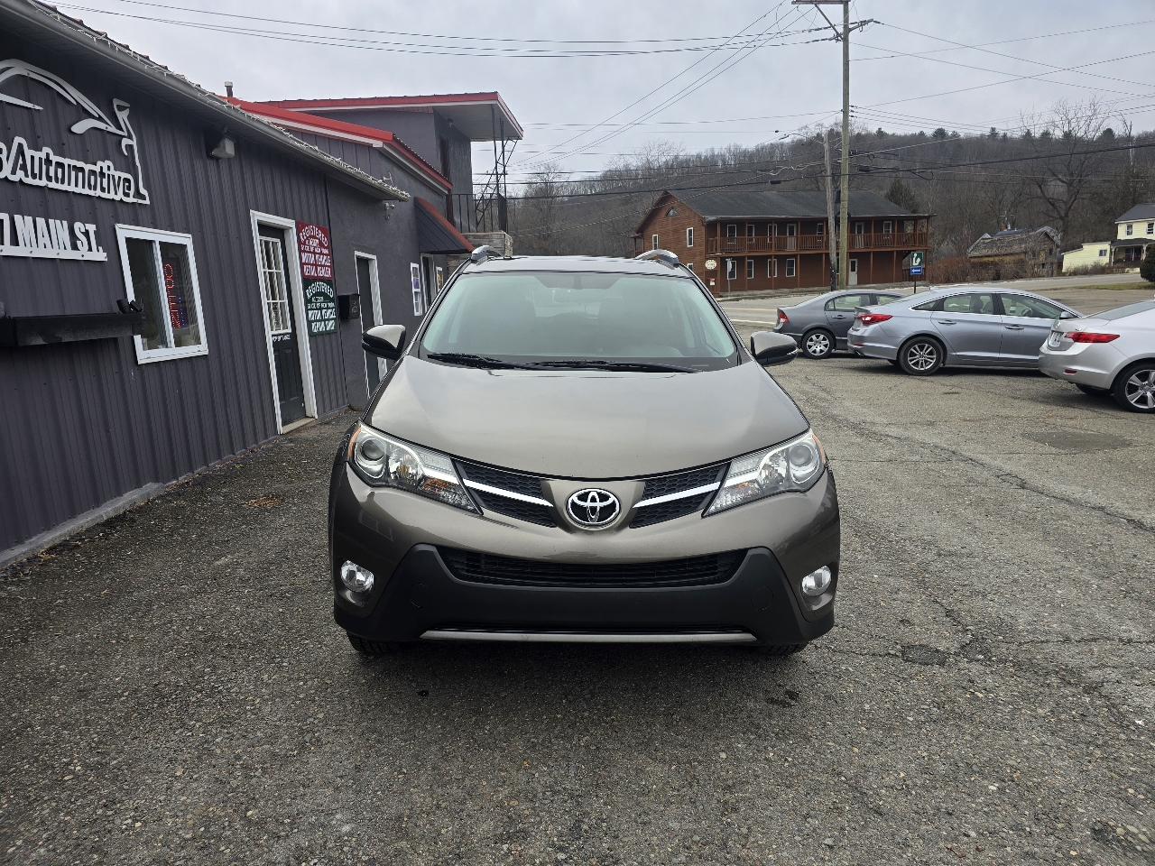 Toyota RAV4 4-Door 2WD 2014