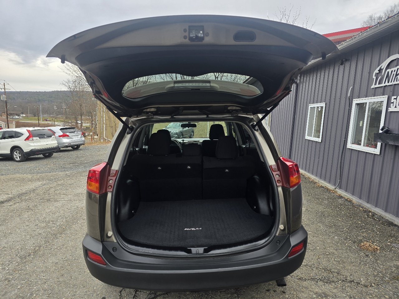 Toyota RAV4 4-Door 2WD 2014