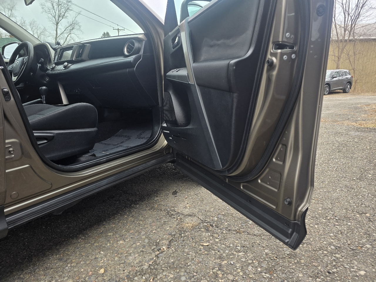 Toyota RAV4 4-Door 2WD 2014