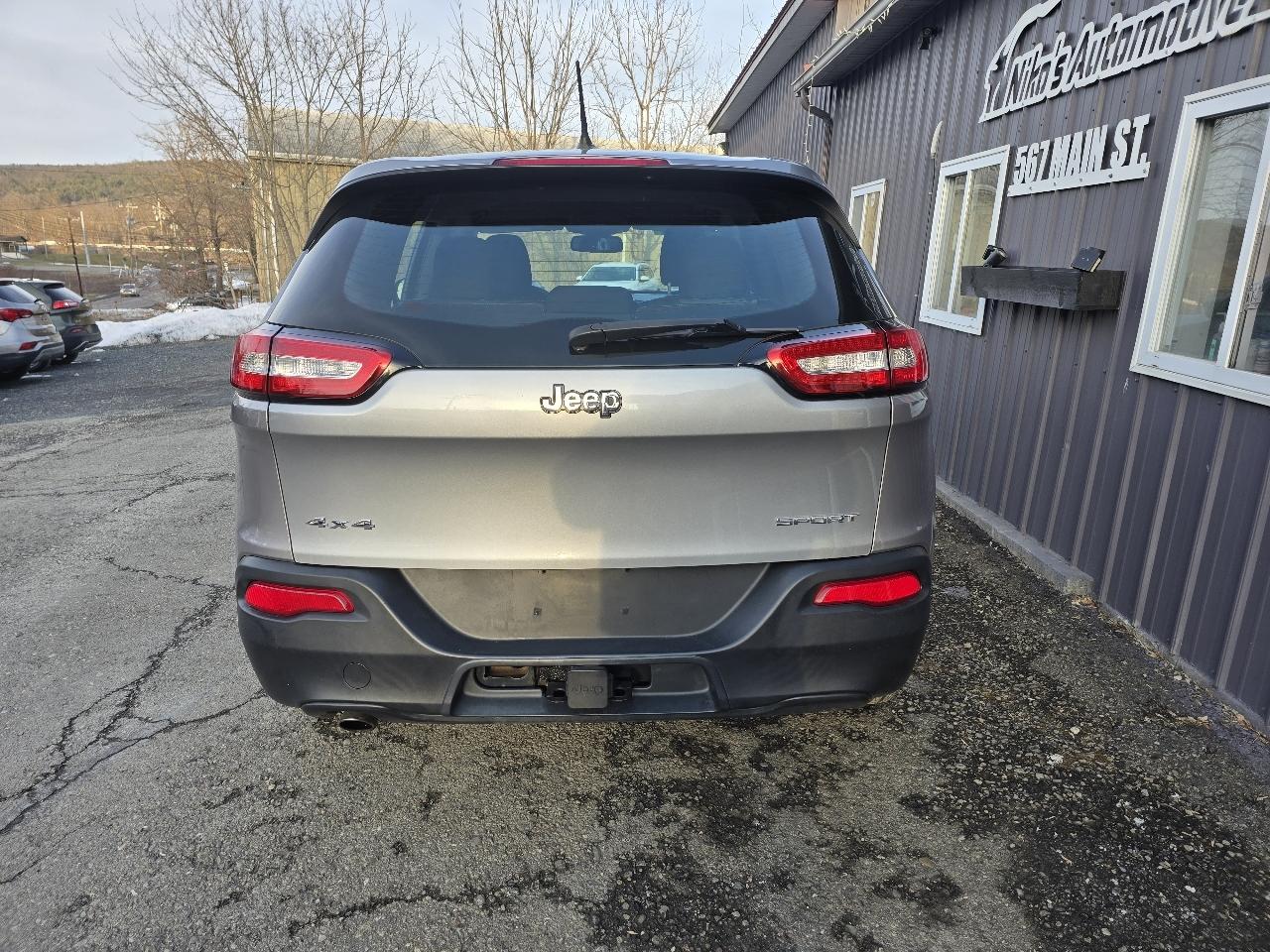 Jeep Cherokee Sport 4WD 2014