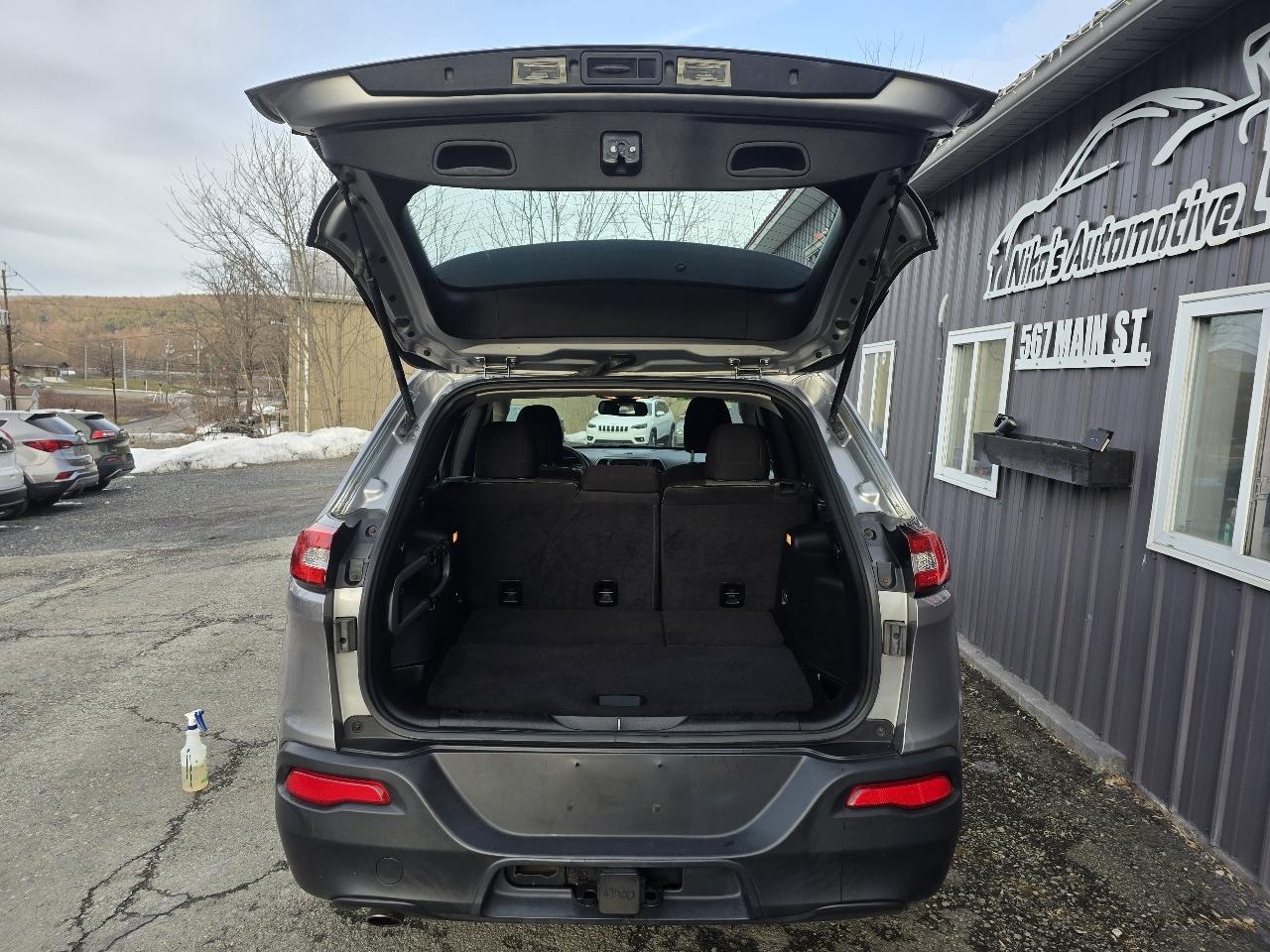 Jeep Cherokee Sport 4WD 2014