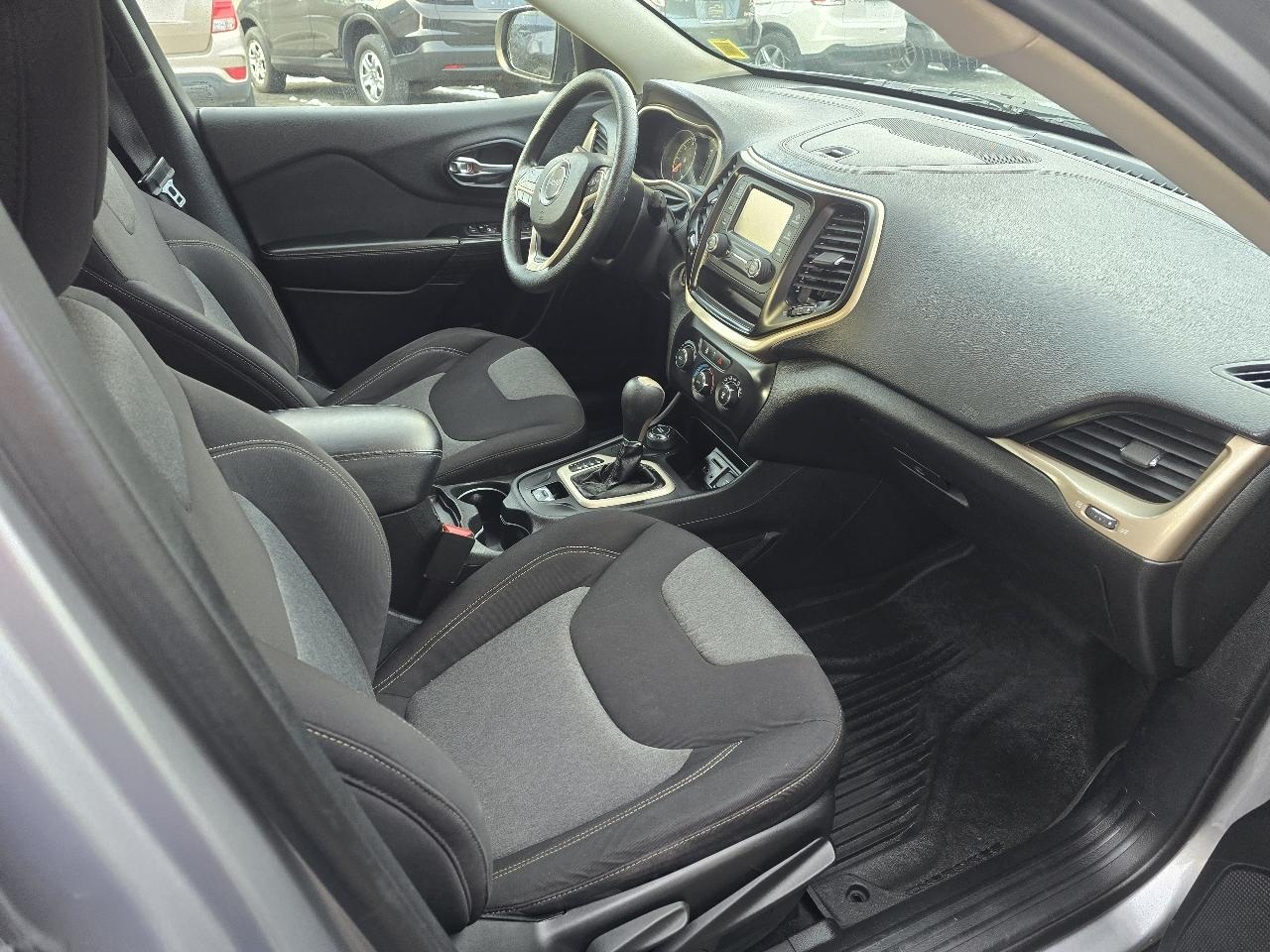 Jeep Cherokee Sport 4WD 2014