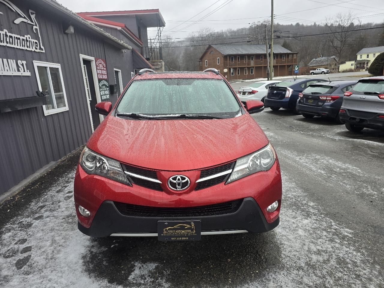 Toyota RAV4 AWD 4dr XLE (Natl) 2015