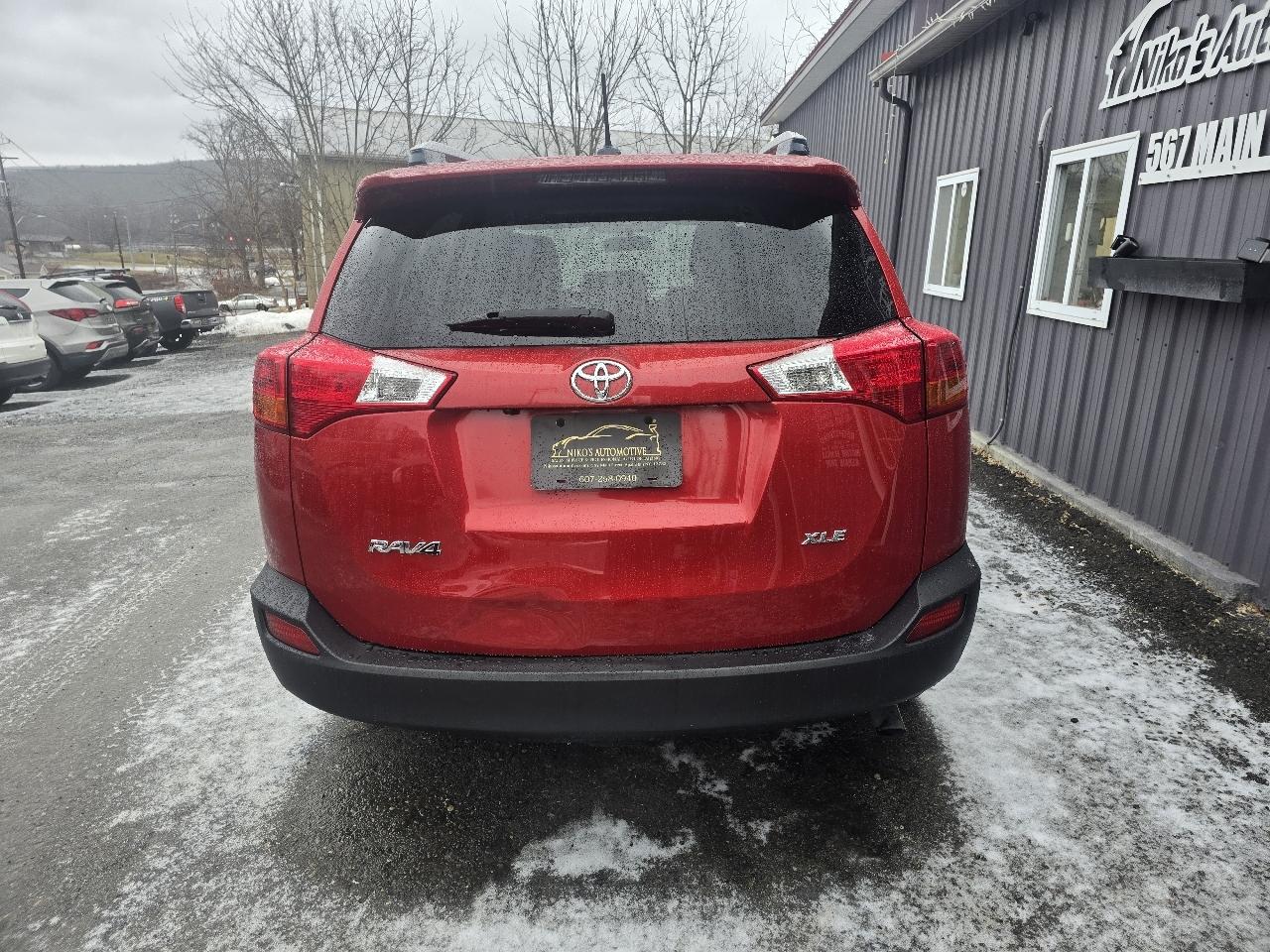 Toyota RAV4 AWD 4dr XLE (Natl) 2015