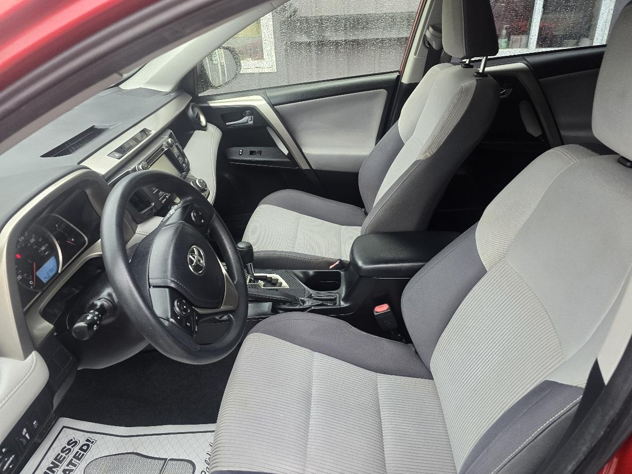 Toyota RAV4 AWD 4dr XLE (Natl) 2015