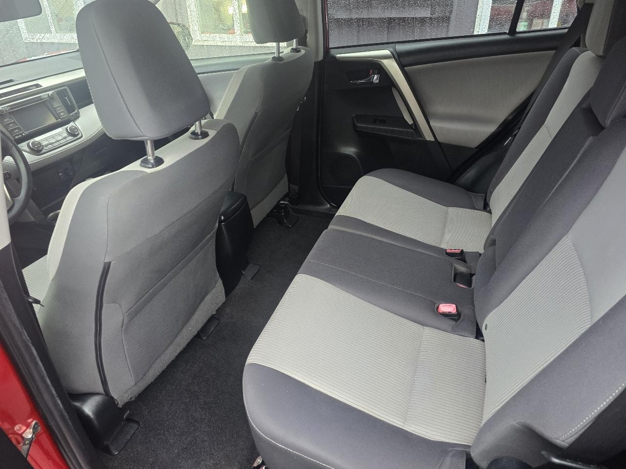 Toyota RAV4 AWD 4dr XLE (Natl) 2015