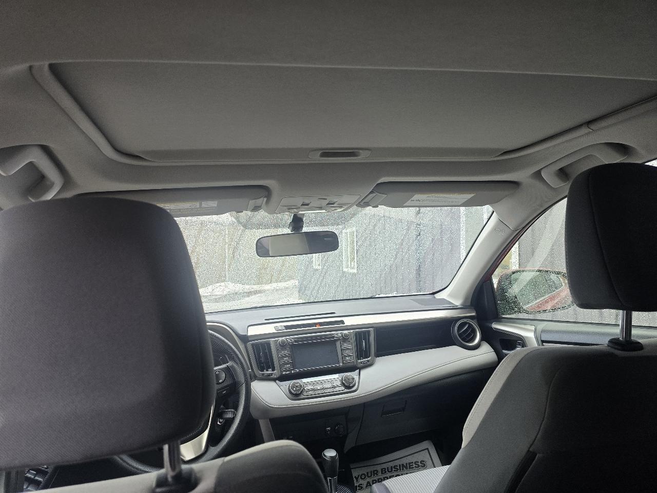 Toyota RAV4 AWD 4dr XLE (Natl) 2015