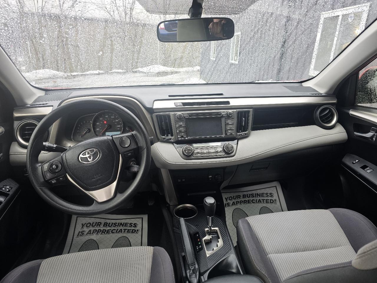 Toyota RAV4 AWD 4dr XLE (Natl) 2015