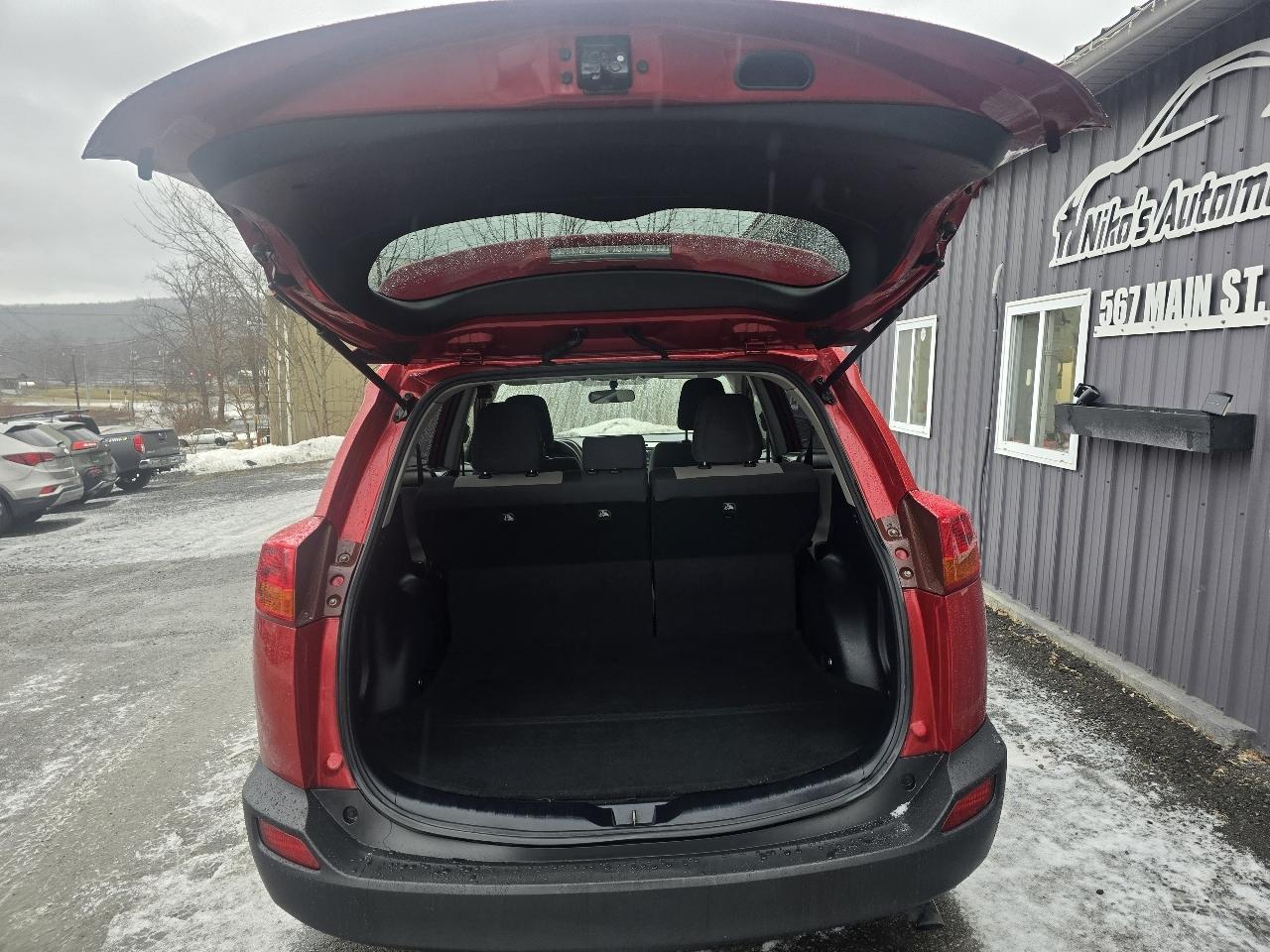 Toyota RAV4 AWD 4dr XLE (Natl) 2015