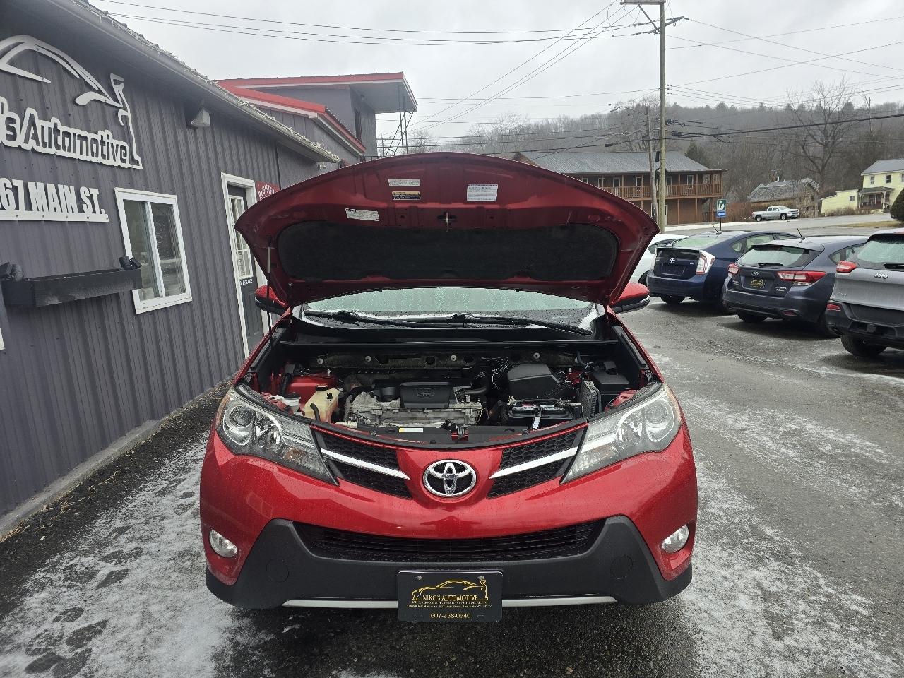 Toyota RAV4 AWD 4dr XLE (Natl) 2015