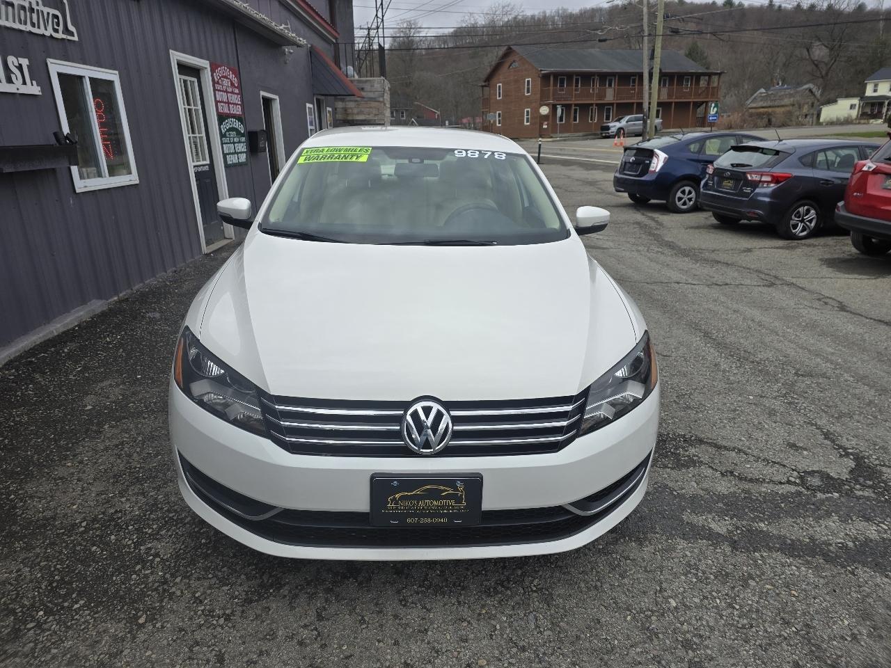 Volkswagen Passat 4dr Sdn 2.5L Auto Wolfsburg Edition PZEV 2013