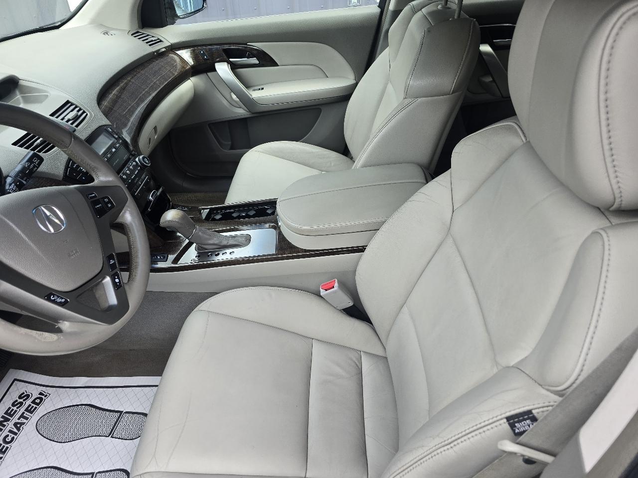 Acura MDX 6-Spd AT w/Tech Package 2012