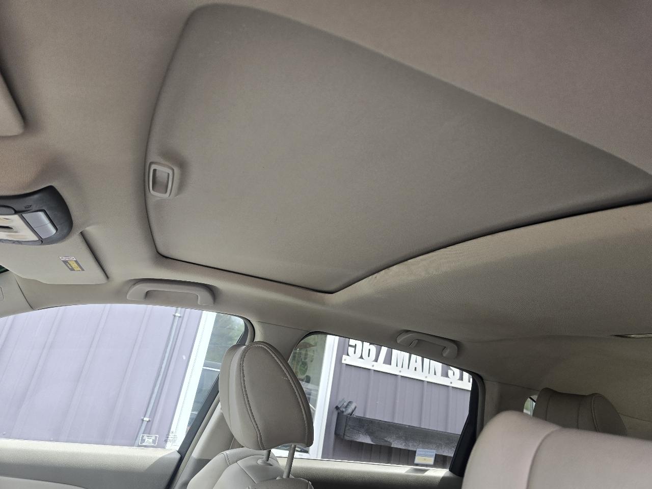 Acura MDX 6-Spd AT w/Tech Package 2012