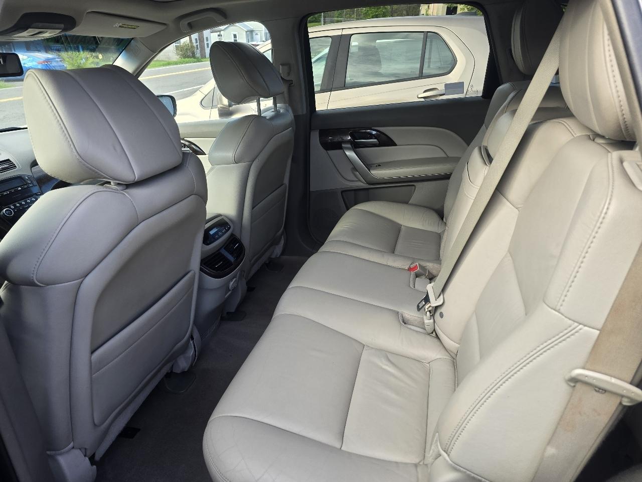 Acura MDX 6-Spd AT w/Tech Package 2012