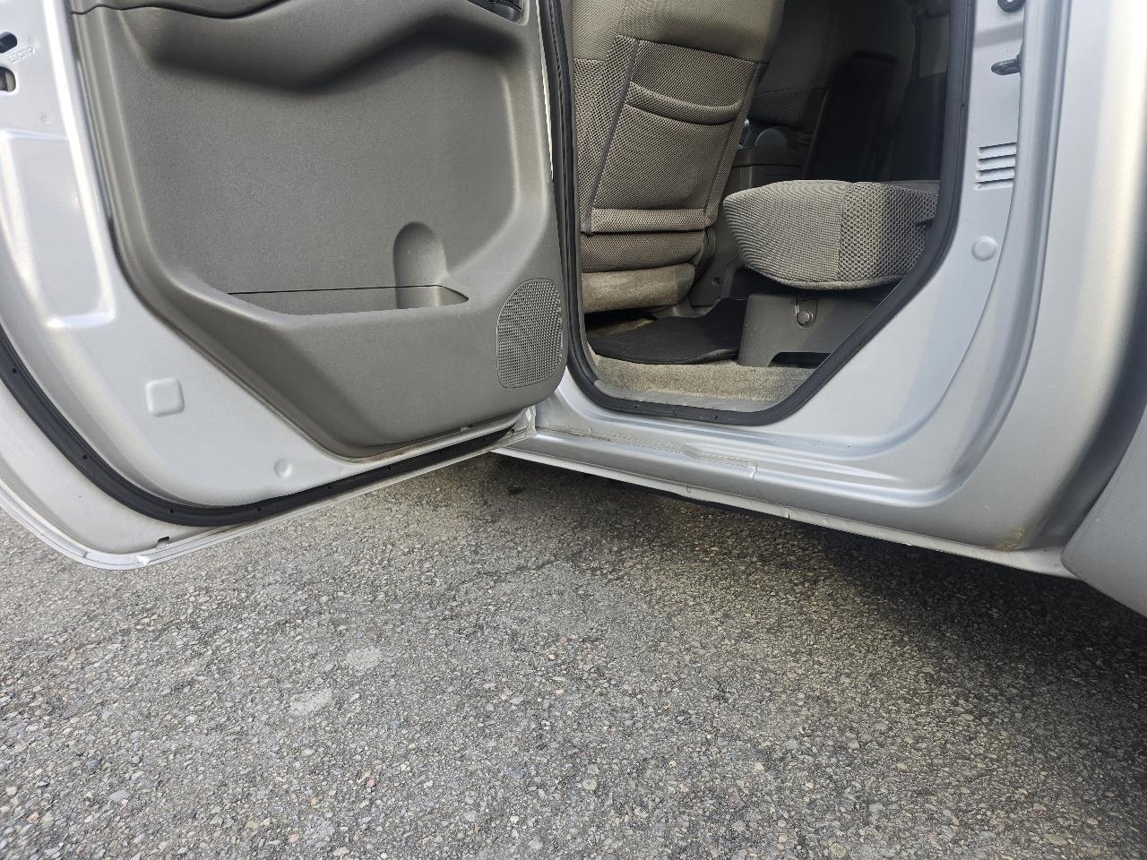 Nissan Frontier 4WD Crew Cab SWB Auto SV 2012