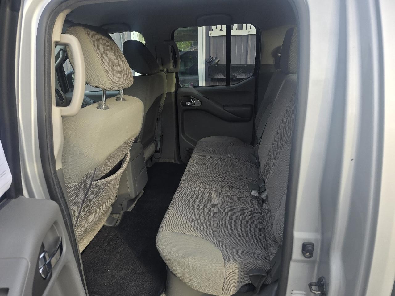 Nissan Frontier 4WD Crew Cab SWB Auto SV 2012