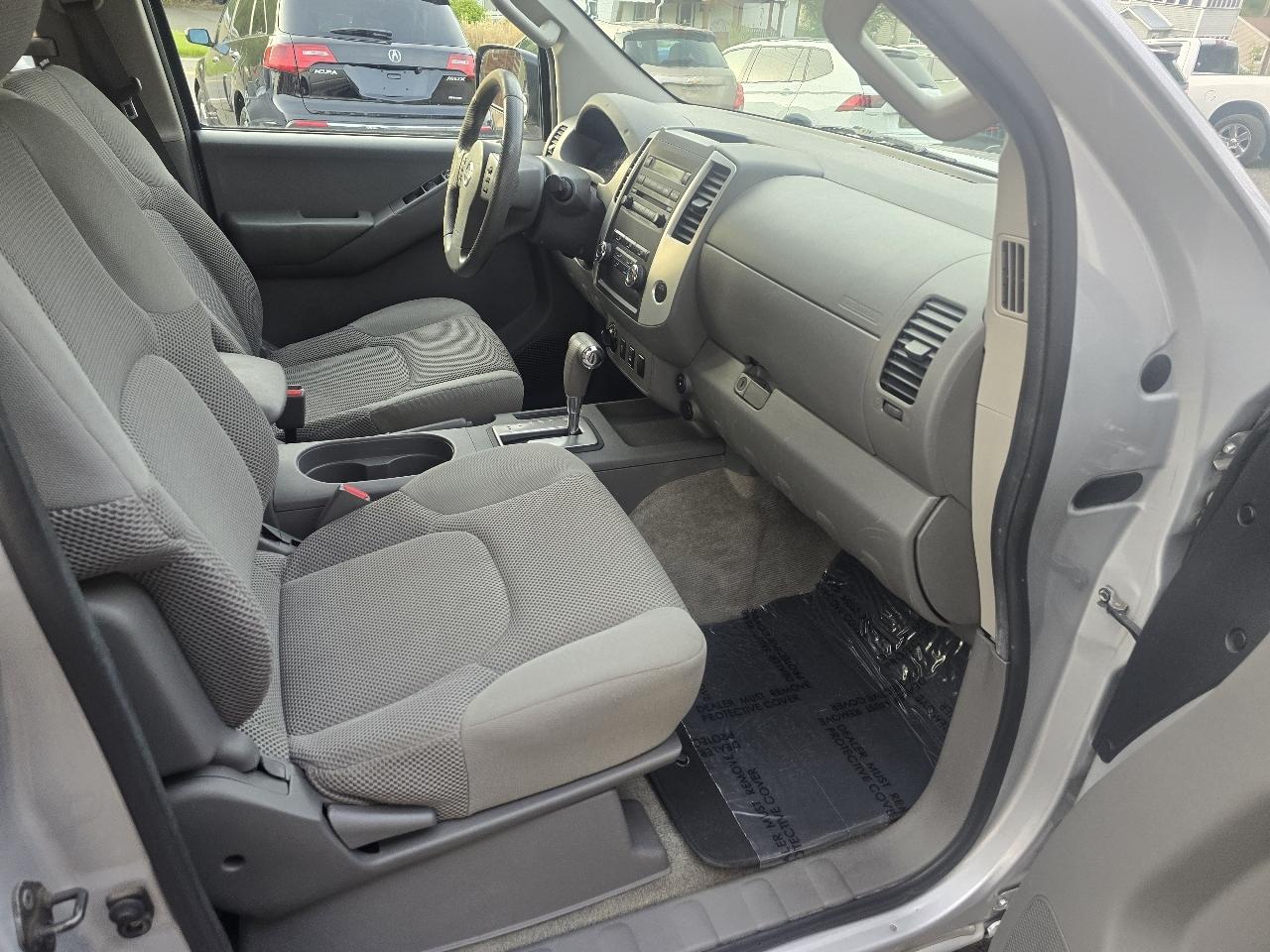 Nissan Frontier 4WD Crew Cab SWB Auto SV 2012