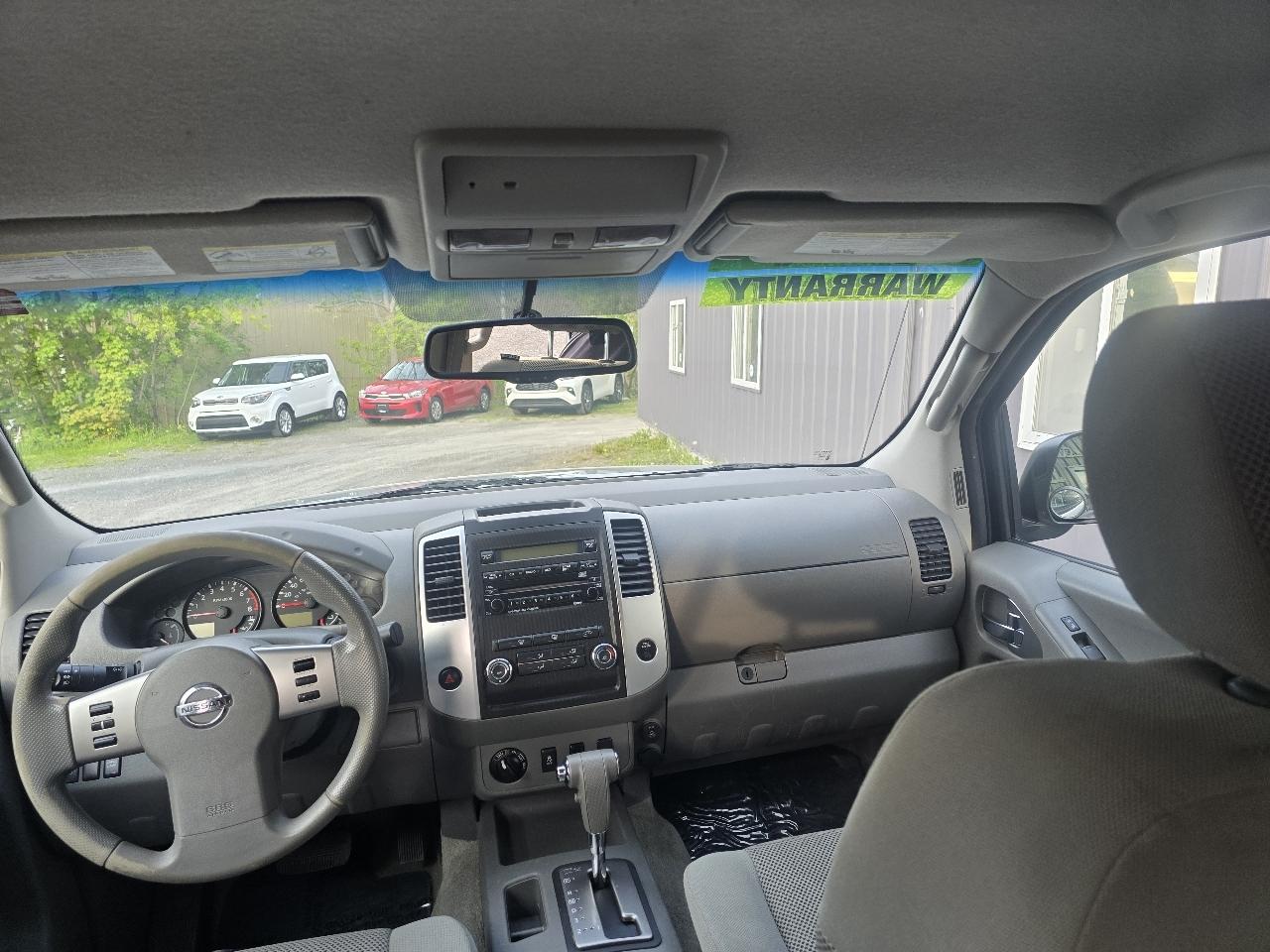 Nissan Frontier 4WD Crew Cab SWB Auto SV 2012