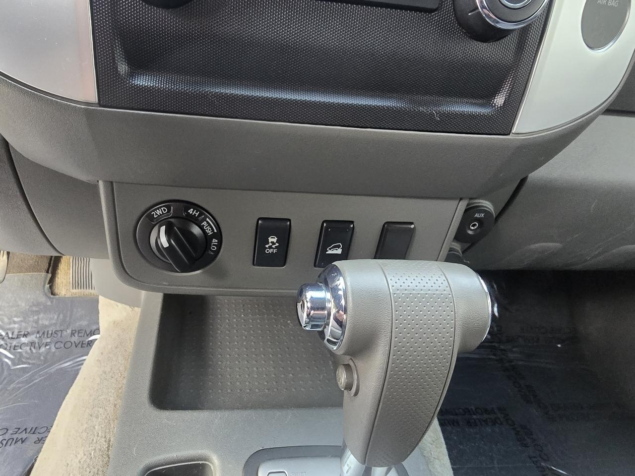 Nissan Frontier 4WD Crew Cab SWB Auto SV 2012