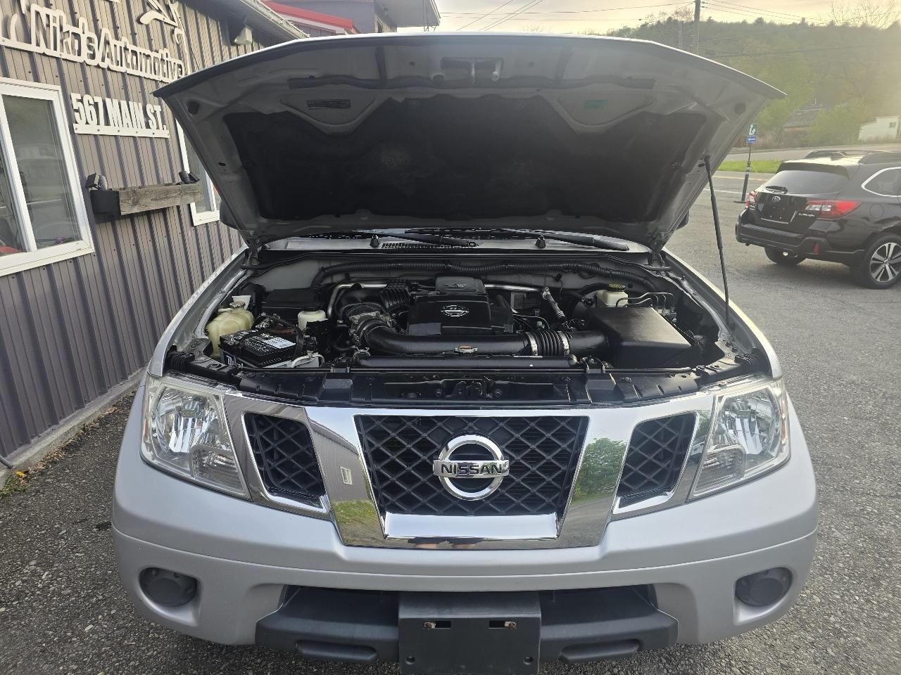 Nissan Frontier 4WD Crew Cab SWB Auto SV 2012