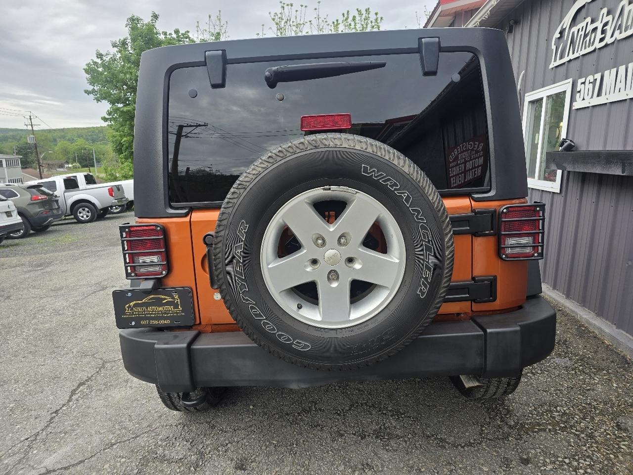 Jeep Wrangler Unlimited 4WD 4dr Sport 2011