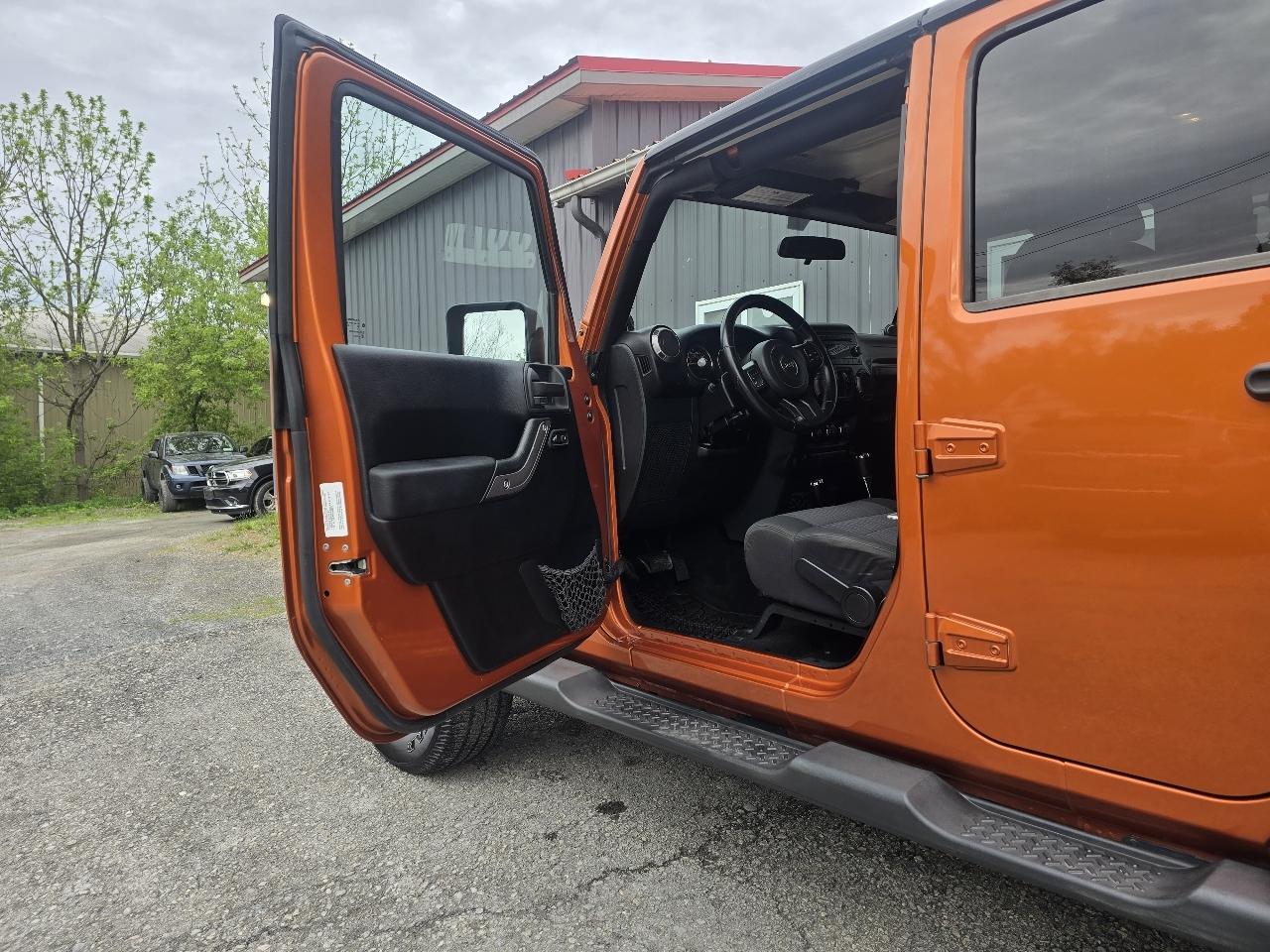 Jeep Wrangler Unlimited 4WD 4dr Sport 2011