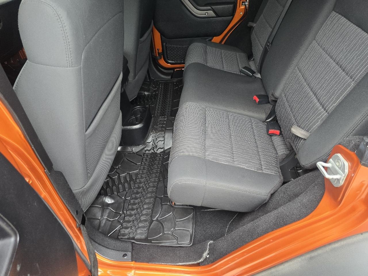 Jeep Wrangler Unlimited 4WD 4dr Sport 2011