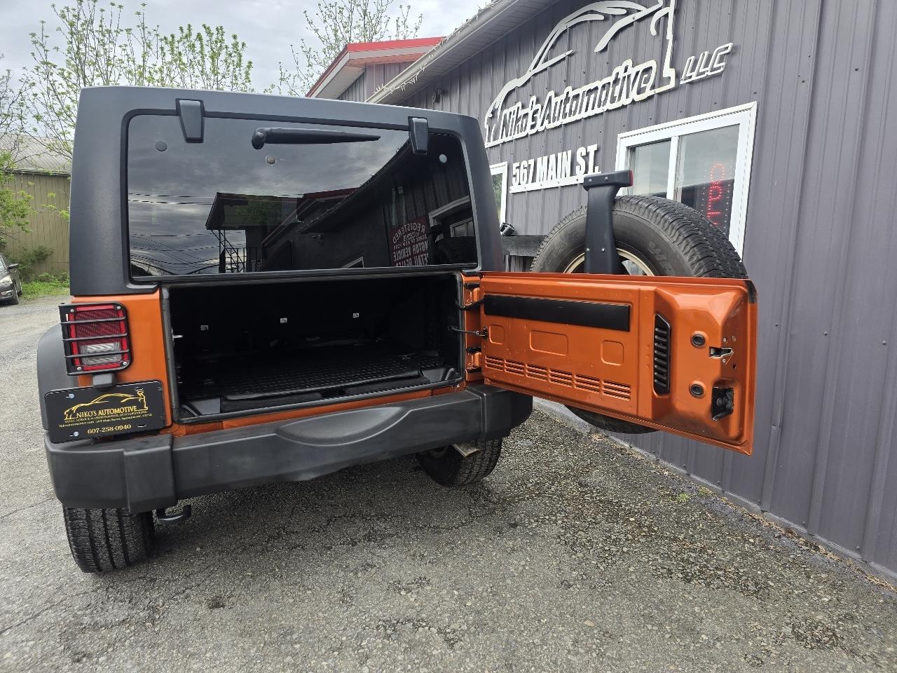 Jeep Wrangler Unlimited 4WD 4dr Sport 2011