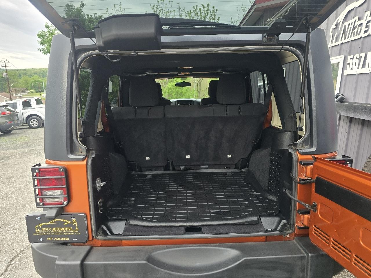 Jeep Wrangler Unlimited 4WD 4dr Sport 2011