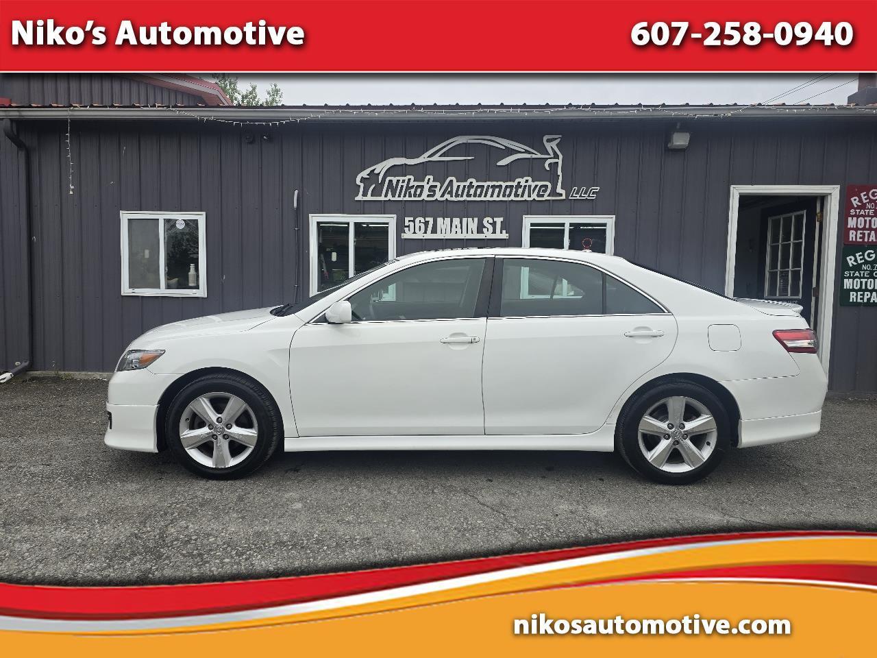 Toyota Camry 4dr Sdn I4 Man LE (Natl) 2011