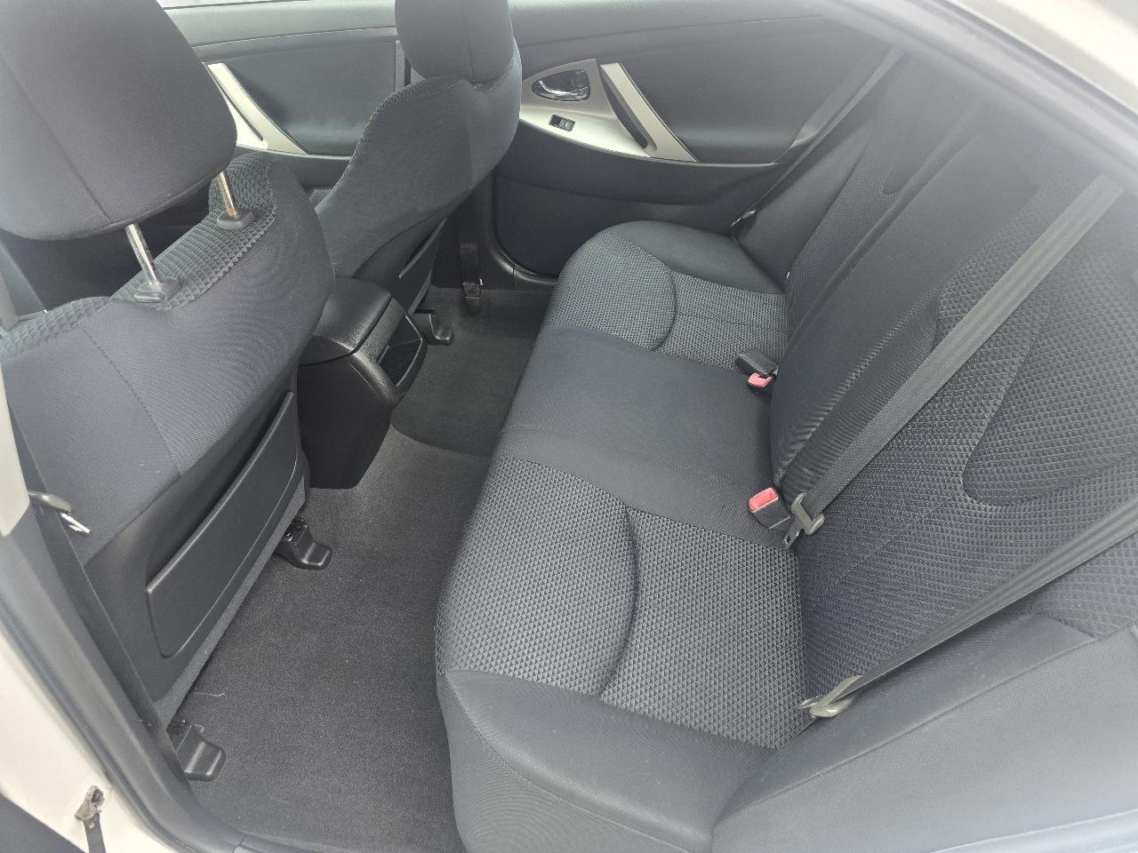 Toyota Camry 4dr Sdn I4 Man LE (Natl) 2011