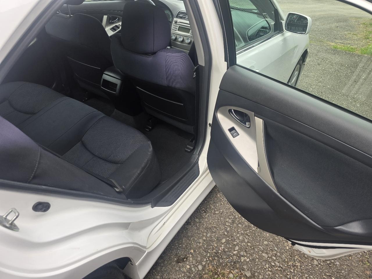 Toyota Camry 4dr Sdn I4 Man LE (Natl) 2011