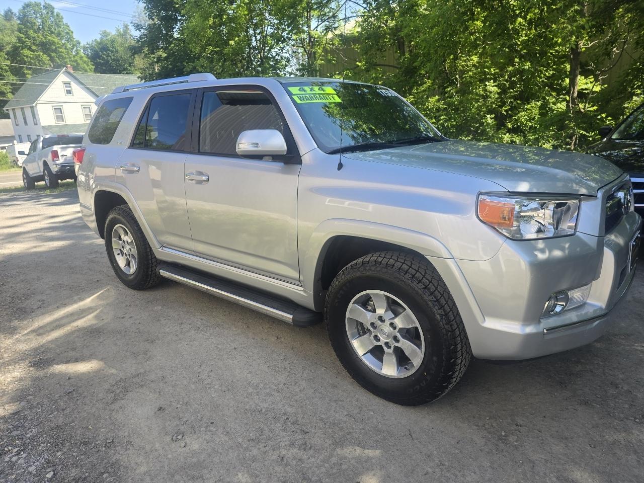 Toyota 4Runner 4WD 4dr V6 Limited (Natl) 2011