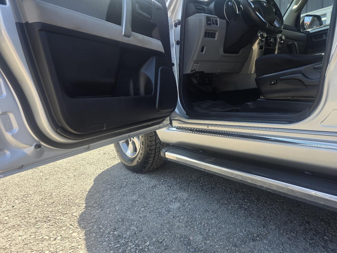 Toyota 4Runner 4WD 4dr V6 Limited (Natl) 2011