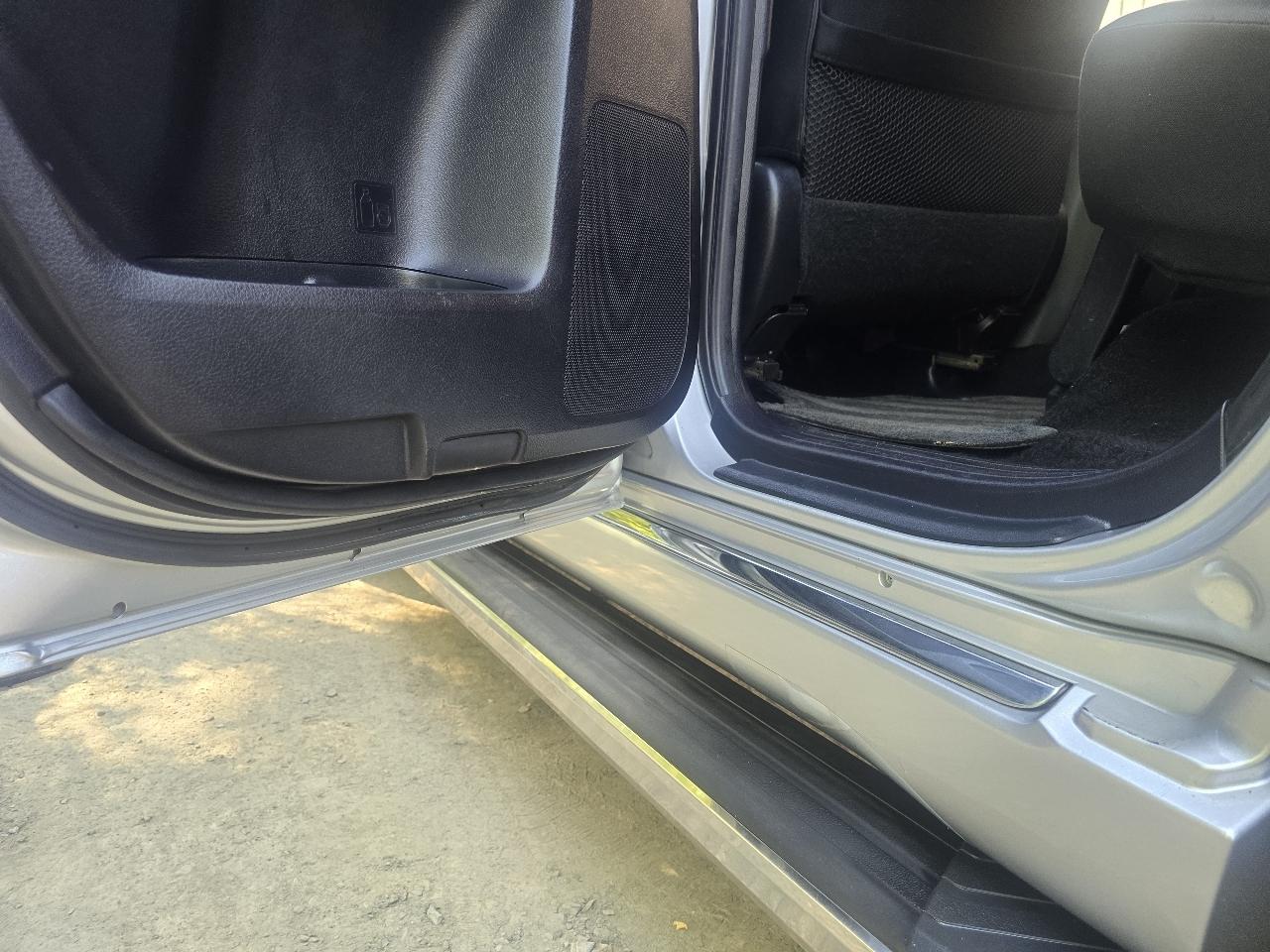 Toyota 4Runner 4WD 4dr V6 Limited (Natl) 2011
