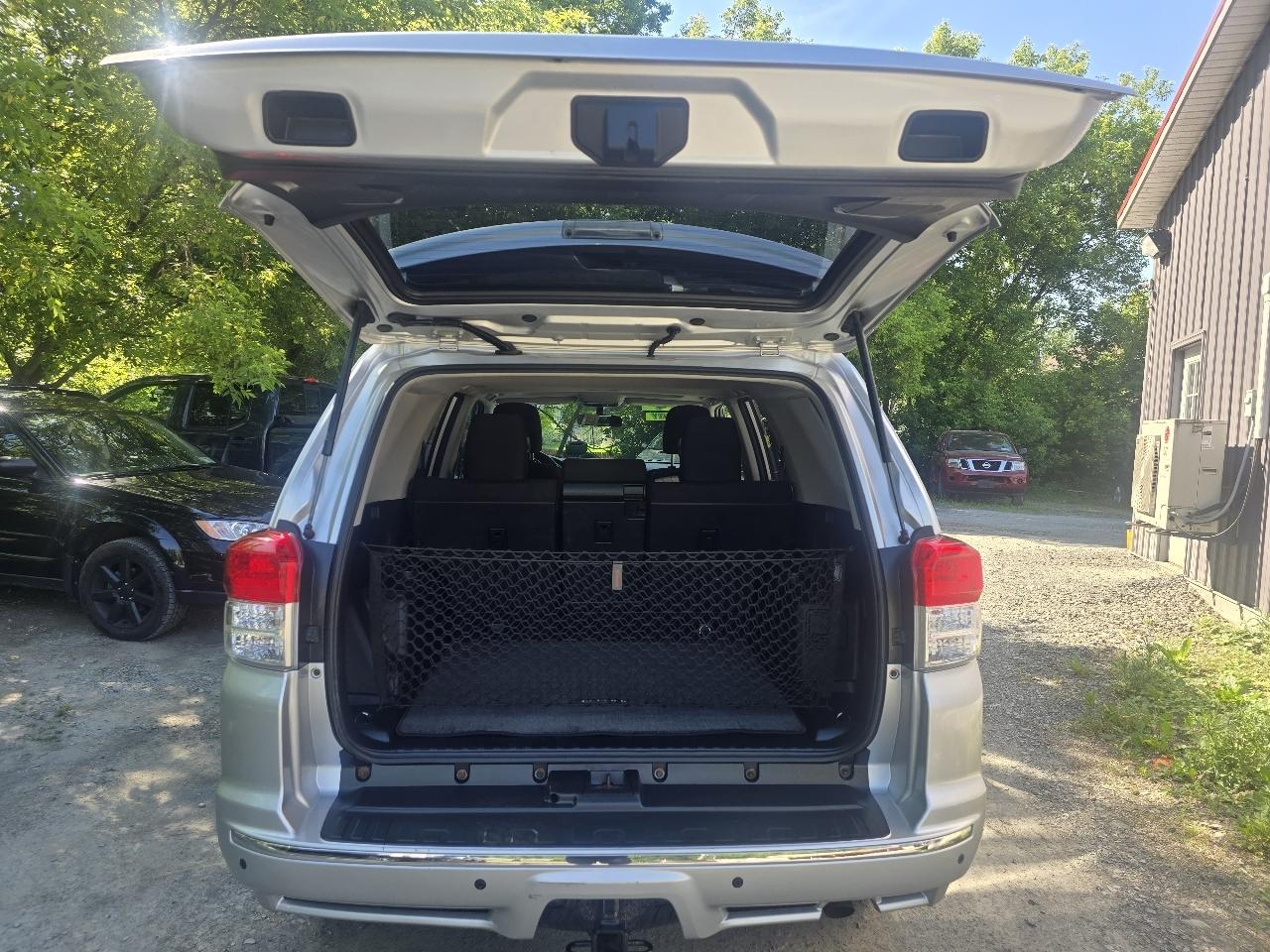 Toyota 4Runner 4WD 4dr V6 Limited (Natl) 2011
