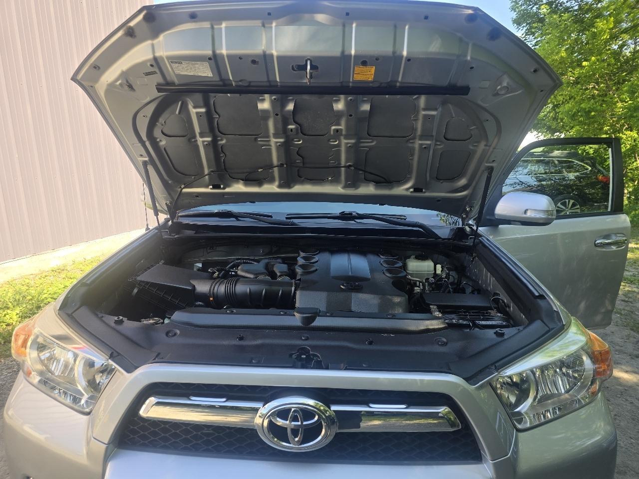 Toyota 4Runner 4WD 4dr V6 Limited (Natl) 2011