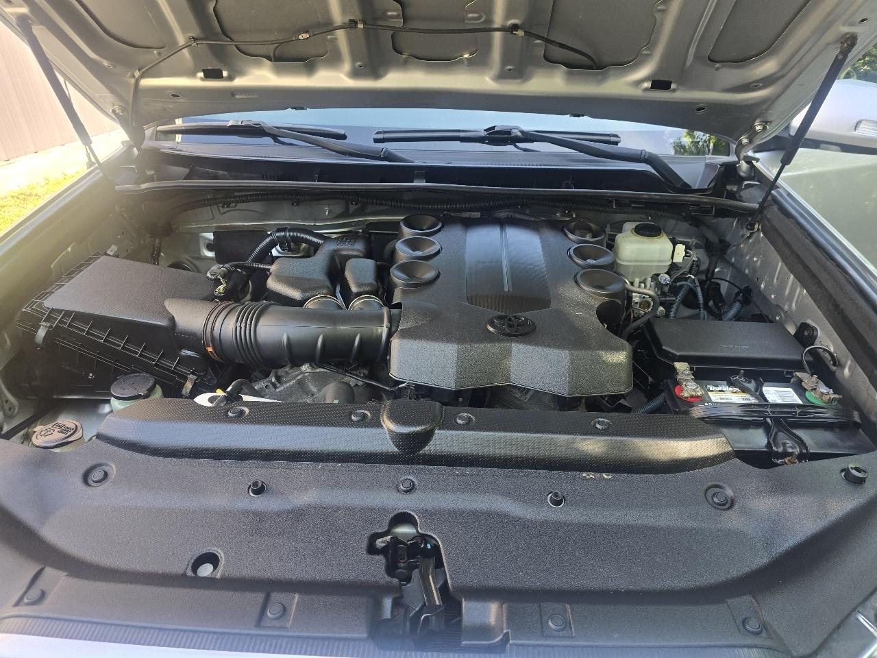 Toyota 4Runner 4WD 4dr V6 Limited (Natl) 2011