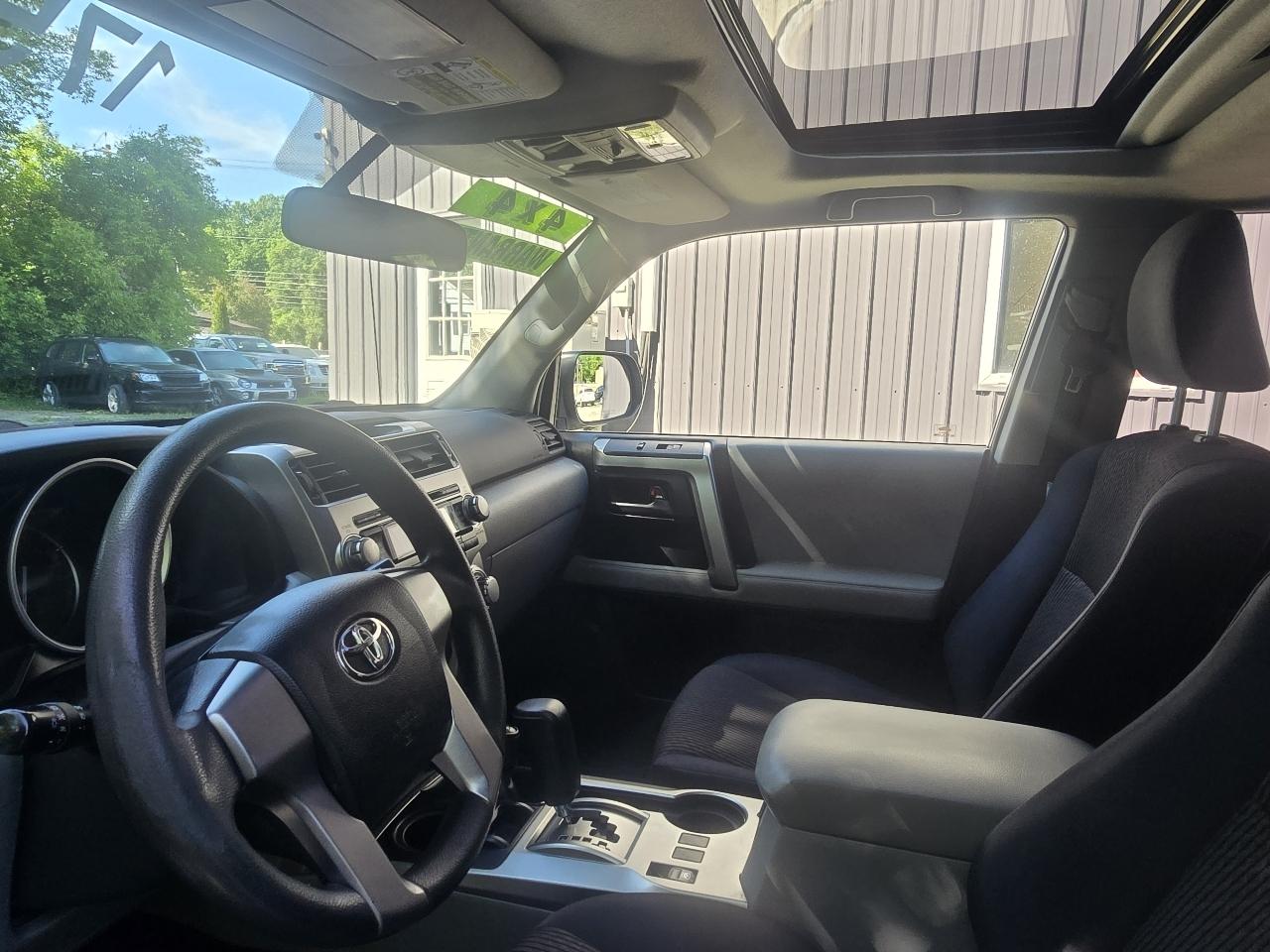 Toyota 4Runner 4WD 4dr V6 Limited (Natl) 2011