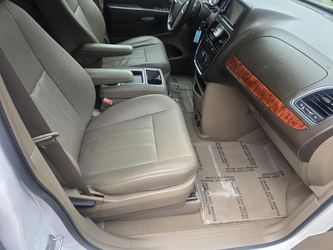 Chrysler Town & Country 4dr Wgn Touring 2014
