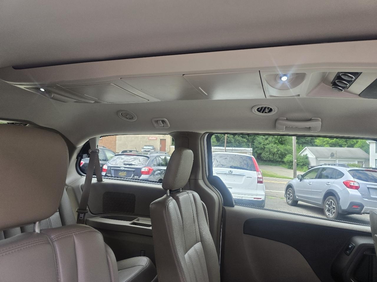 Chrysler Town & Country 4dr Wgn Touring 2014