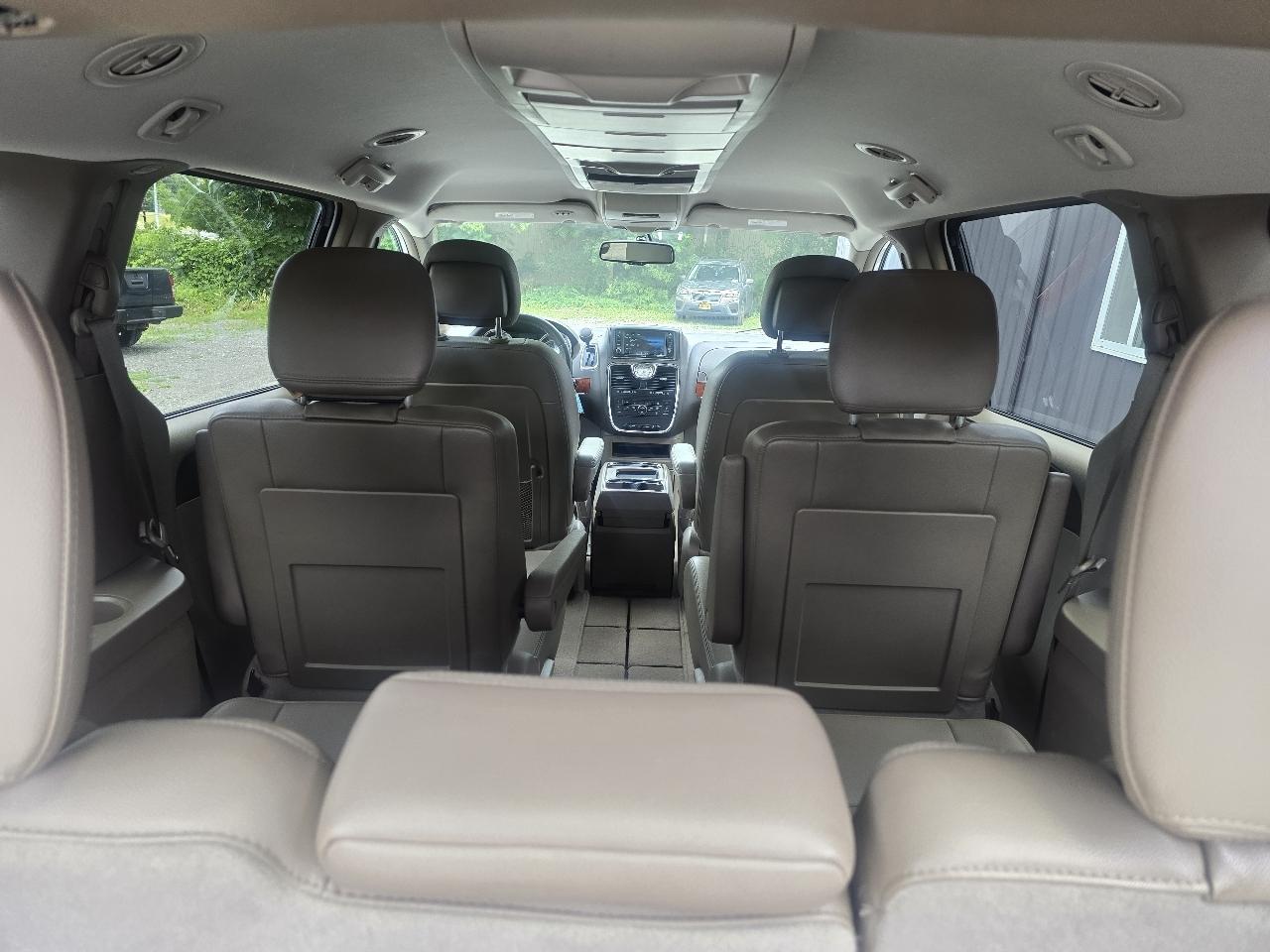 Chrysler Town & Country 4dr Wgn Touring 2014