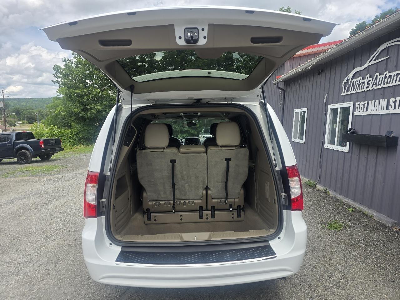 Chrysler Town & Country 4dr Wgn Touring 2014