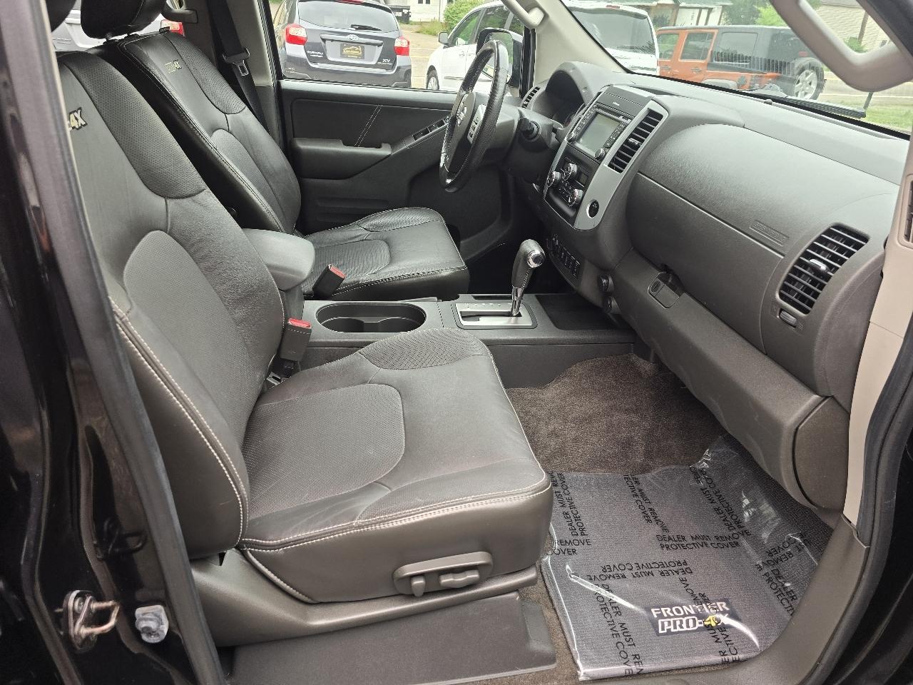 Nissan FRONTIER X  2016