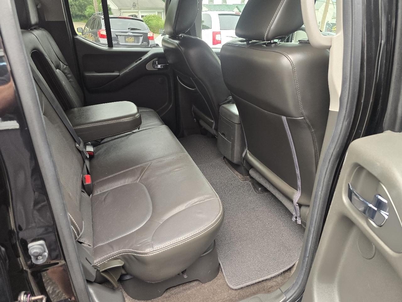 Nissan FRONTIER X  2016
