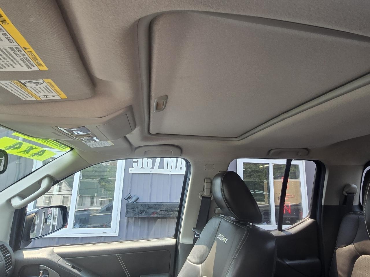 Nissan FRONTIER X  2016