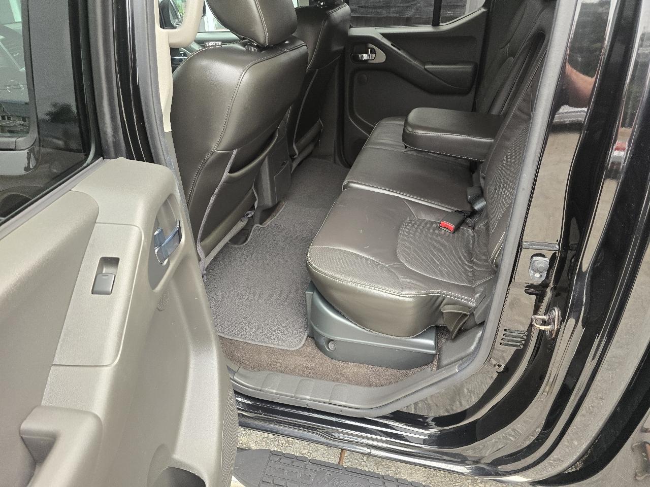 Nissan FRONTIER X  2016
