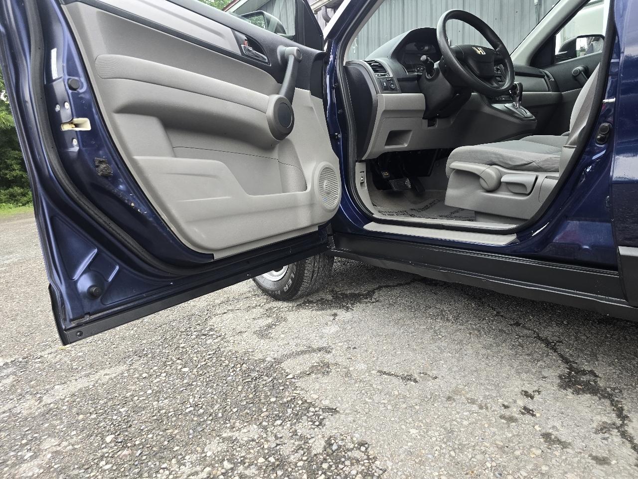 Honda CR-V 2WD 5dr LX 2010