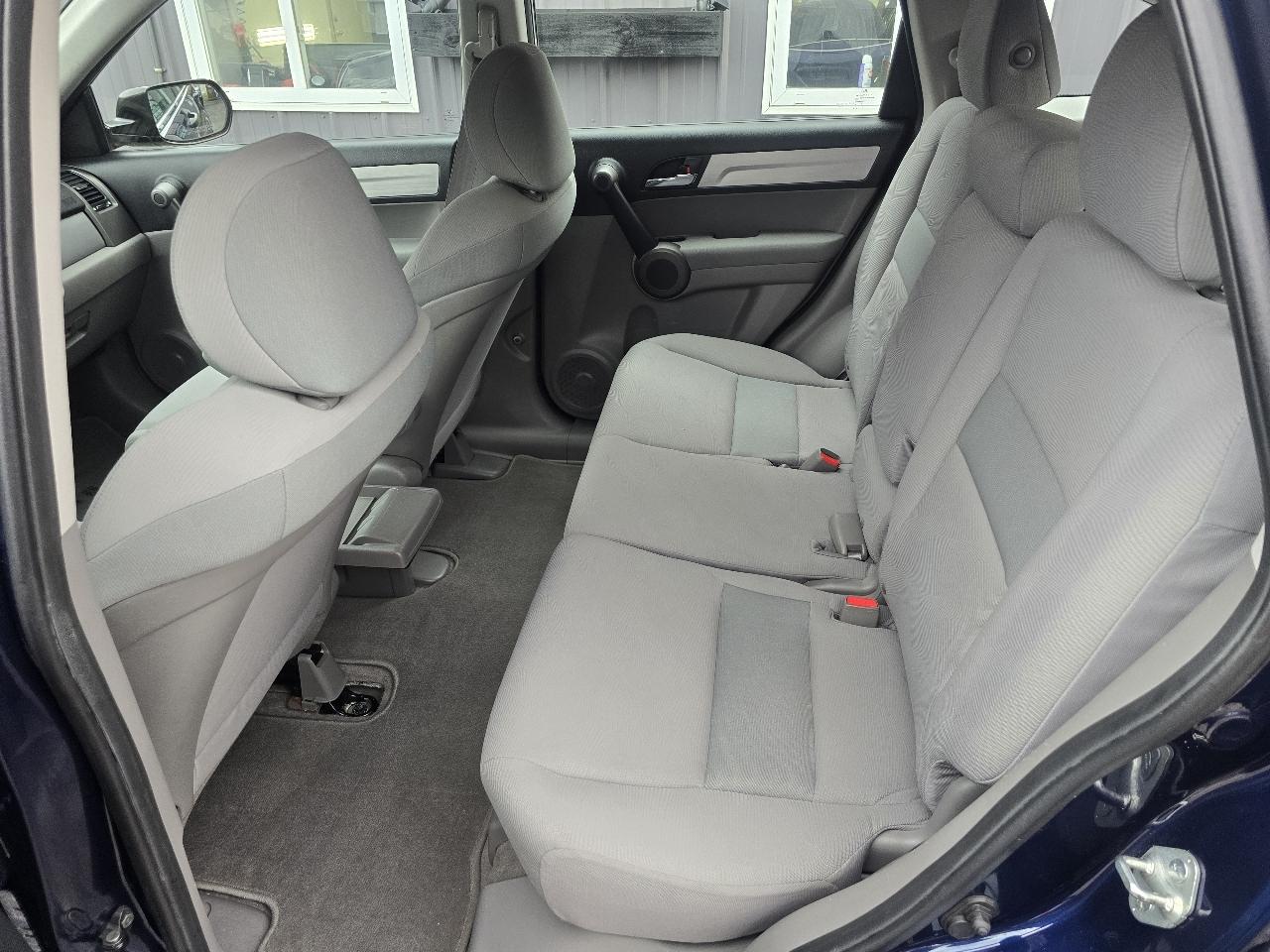 Honda CR-V 2WD 5dr LX 2010